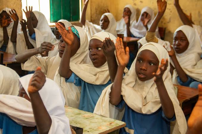 Iyaye na kokawa da rashin kuɗi dai dai lokacin da makarantu ke komawa sabon zangon karatu.